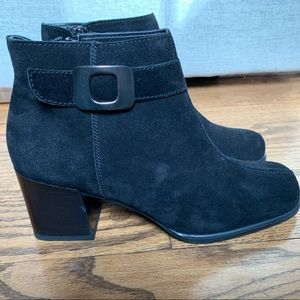 NWT Suede booties